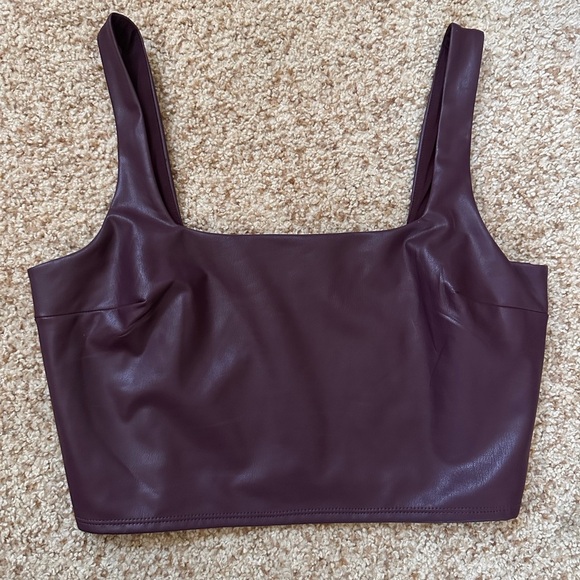 Express Crop Top - Picture 1 of 3